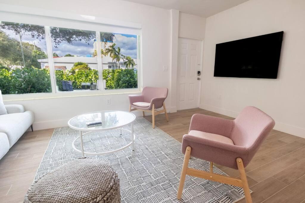Stylish 2Bed Apartment El Portal Miami Exteriör bild