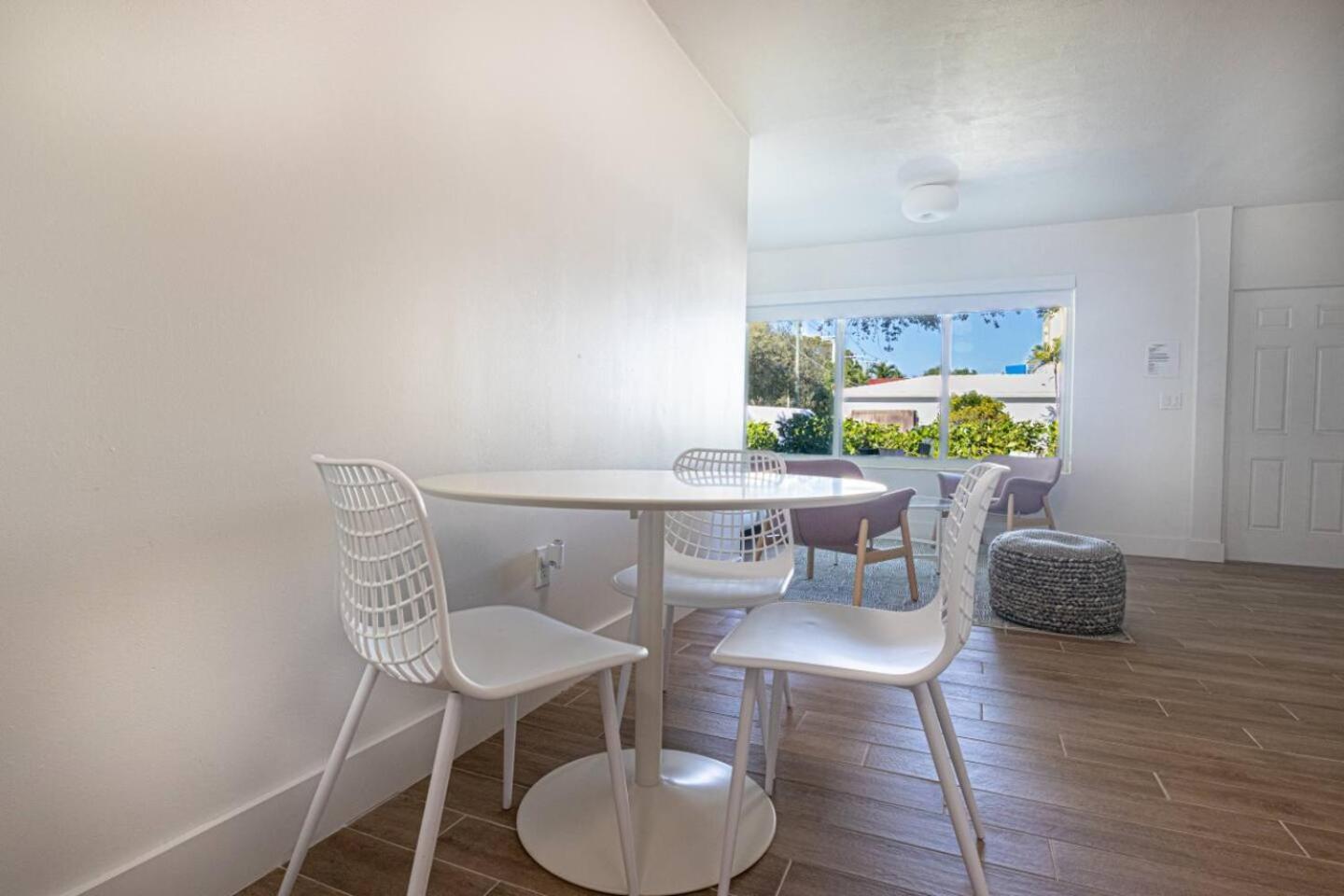 Stylish 2Bed Apartment El Portal Miami Exteriör bild
