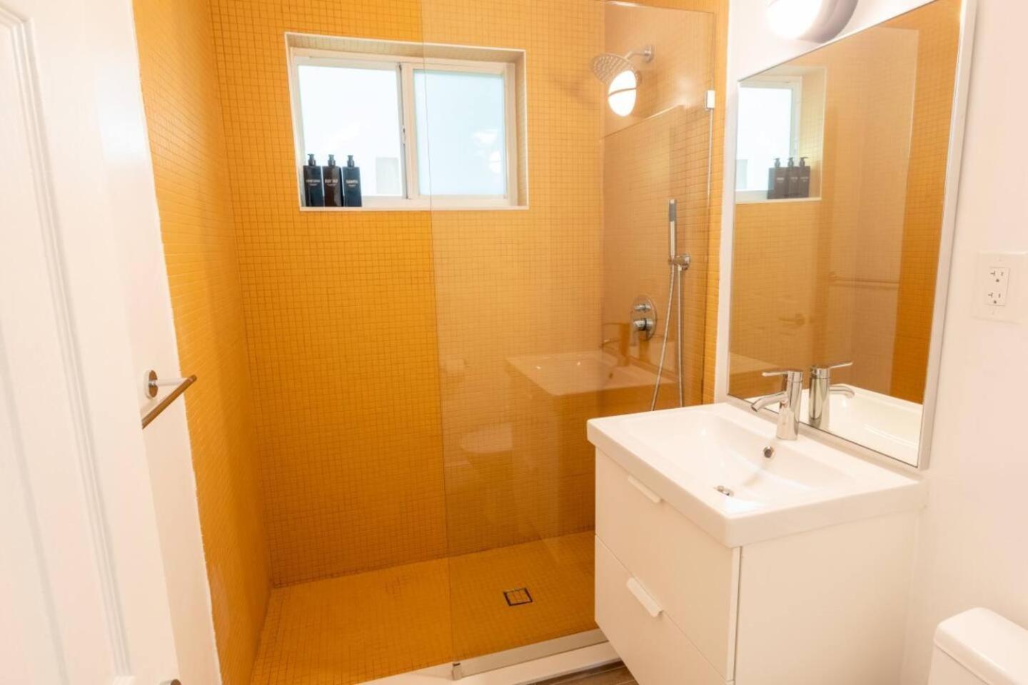 Stylish 2Bed Apartment El Portal Miami Exteriör bild